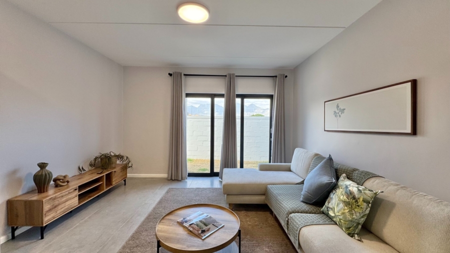 2 Bedroom Property for Sale in Whispering Pines Western Cape